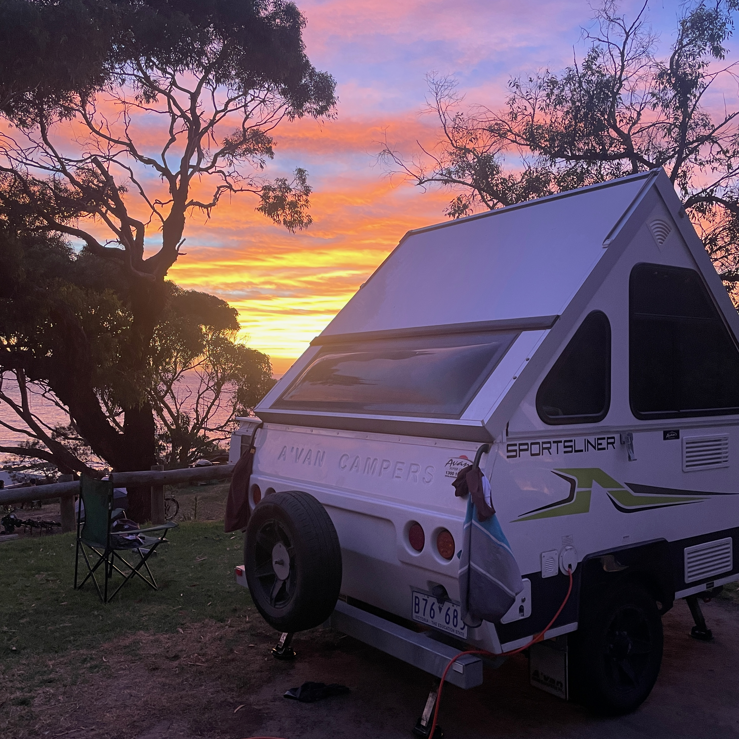 Vanlife-in-Australia-Oddtoe Oddtoe's camper trailer in Australia, off-site animation workspace